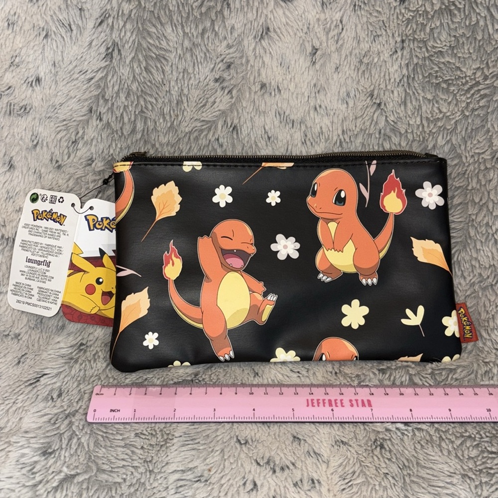 Loungefly Charmander Daisy print bag, wallet and make up bag Set NWT - Picture 9 of 11